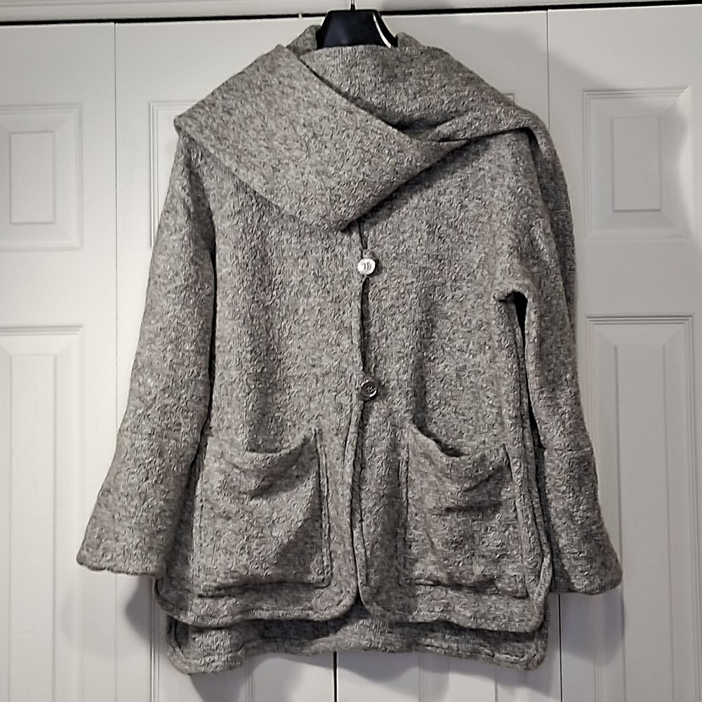 Melissa Nepton Becca Cape Scarf Jacket Wool Mixte Made in Canada